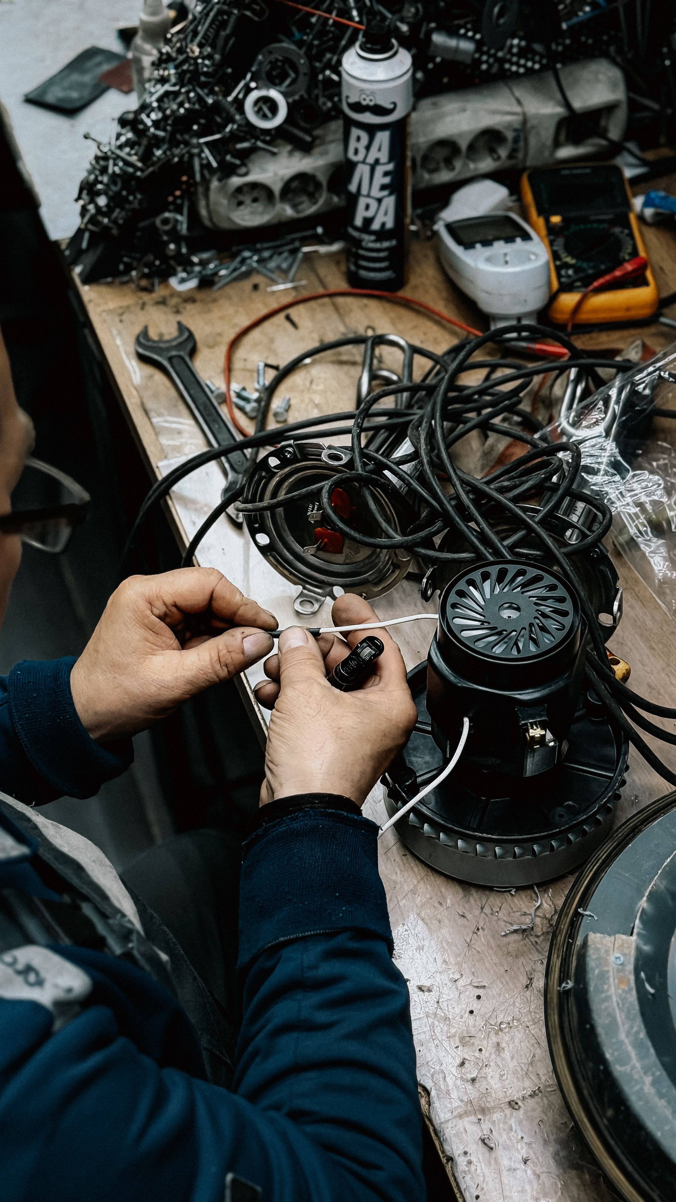 Travail électrique sur site